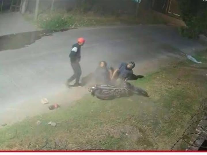 They tried to rob him, he fell off his motorcycle with his daughter and kil.. a robber… SEE MORE