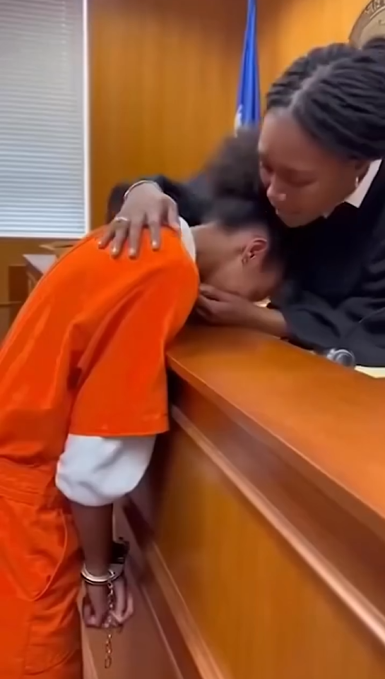 Man Attacks Judge After She Sentences Him to 456… see moree