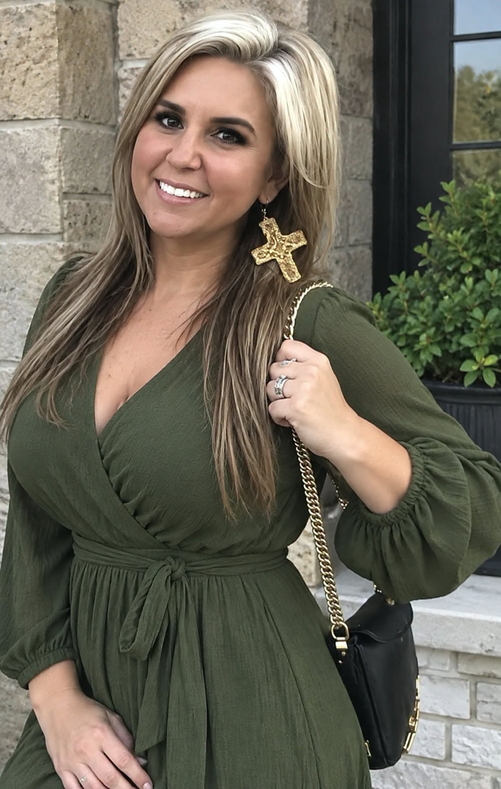 Brandi Passante’s SummerSummer fashion has a way of attracting attention. From relaxed vacation outfits to beachwear and outdoor-event looks Style Sparks a Conversation About Confidence and Personal E